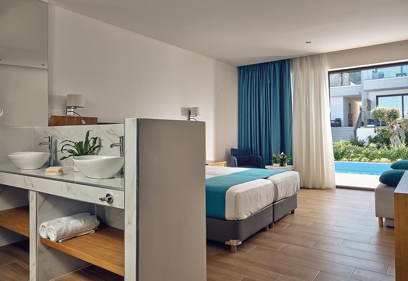 Cavo Orient Beach Hotel 21