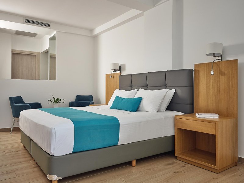 Cavo Orient Beach Hotel 24