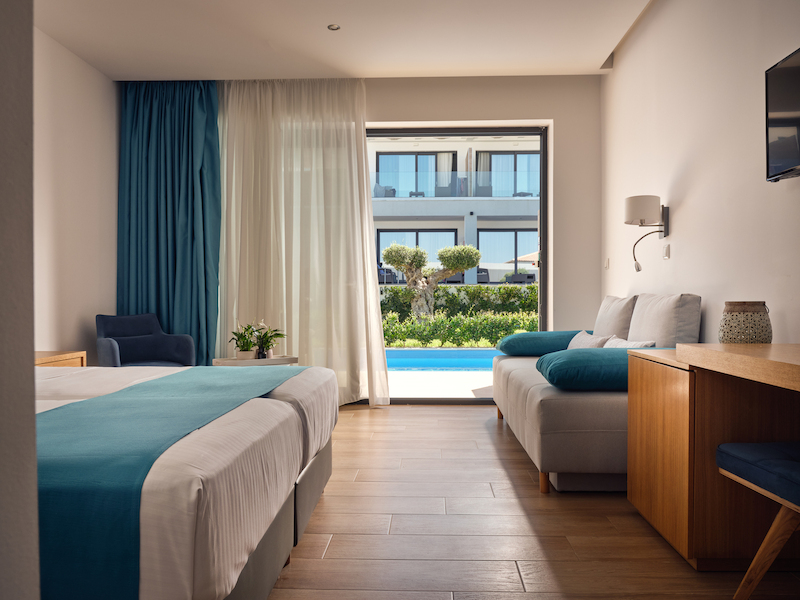 Cavo Orient Beach Hotel 10