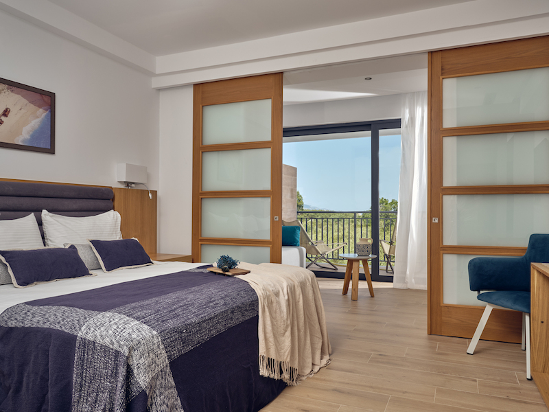 Cavo Orient Beach Hotel 13