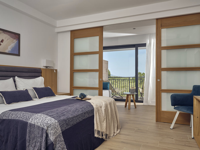 Cavo Orient Beach Hotel 18