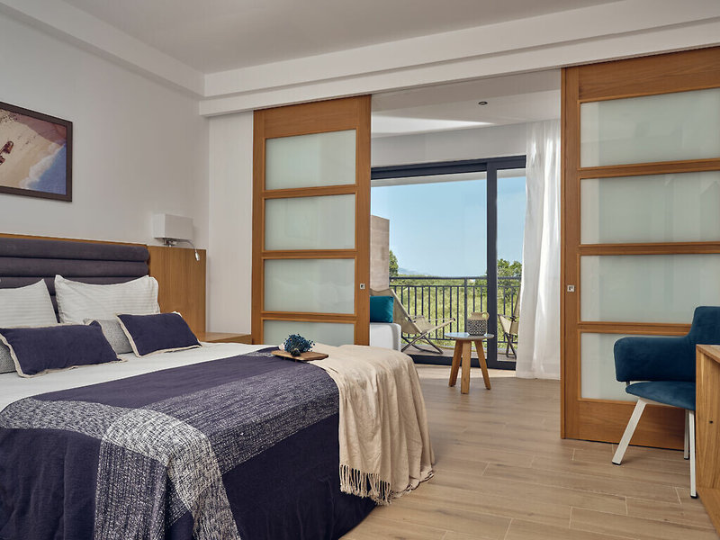 Cavo Orient Beach Hotel 9