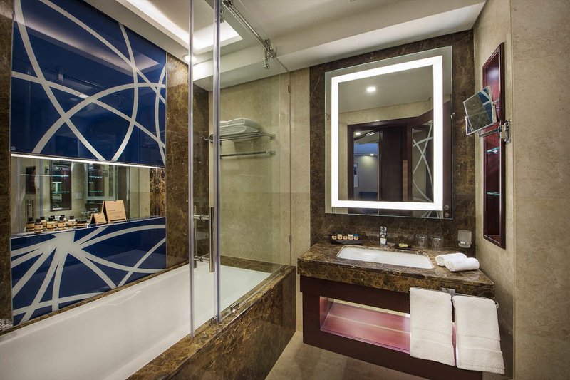 Gulf Court Hotel Business Bay 10 - Bathroom Example