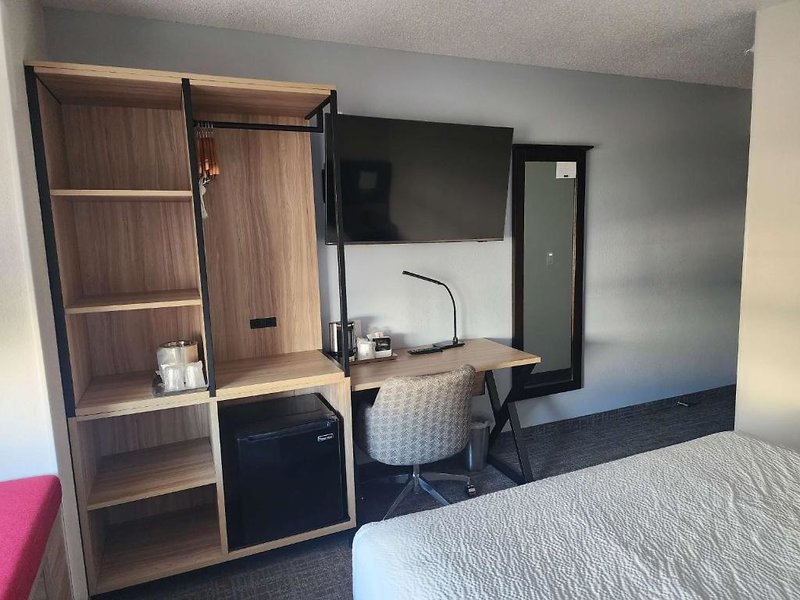 Best Western Buffalo Inn & Suites