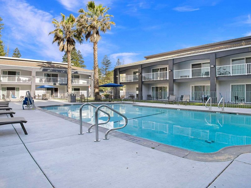SureStay Plus Hotel Sacramento North
