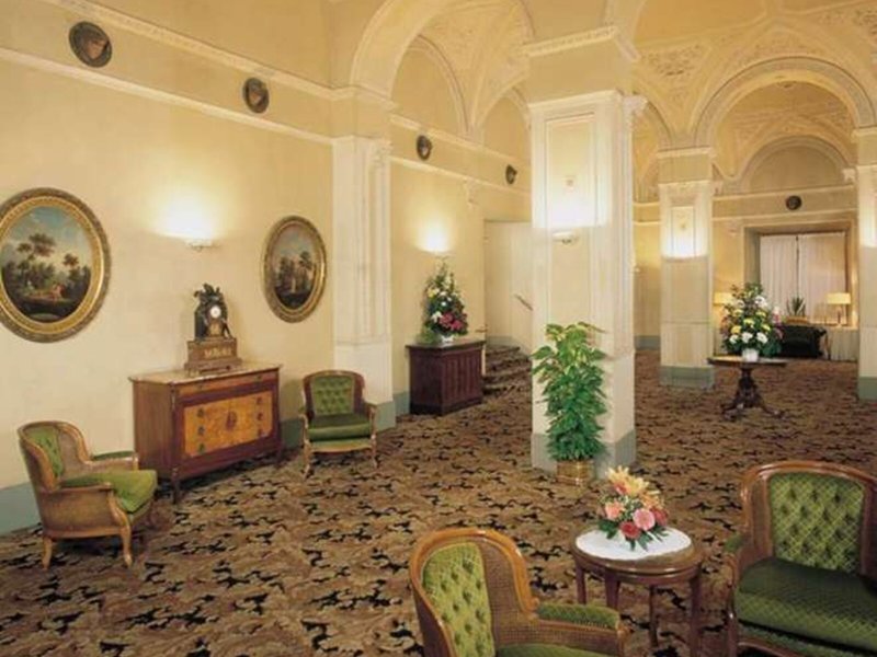 Bernini Palace 4