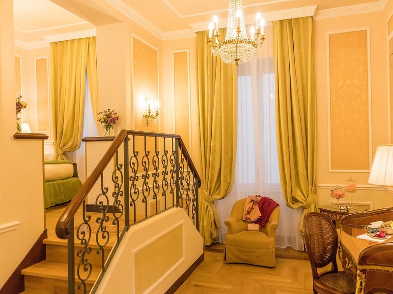 Bernini Palace 8