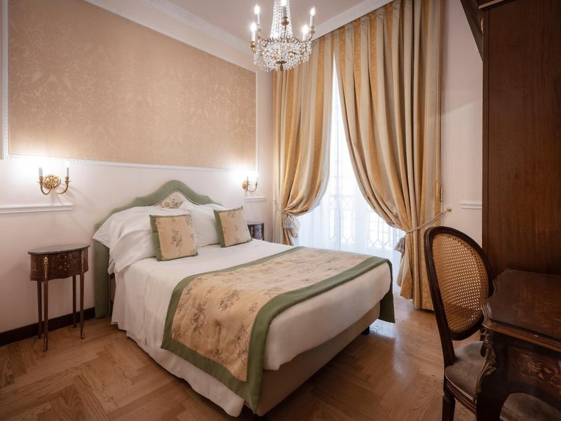 Bernini Palace 22
