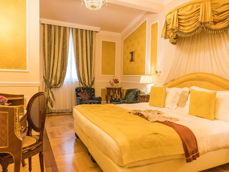 Bernini Palace 31