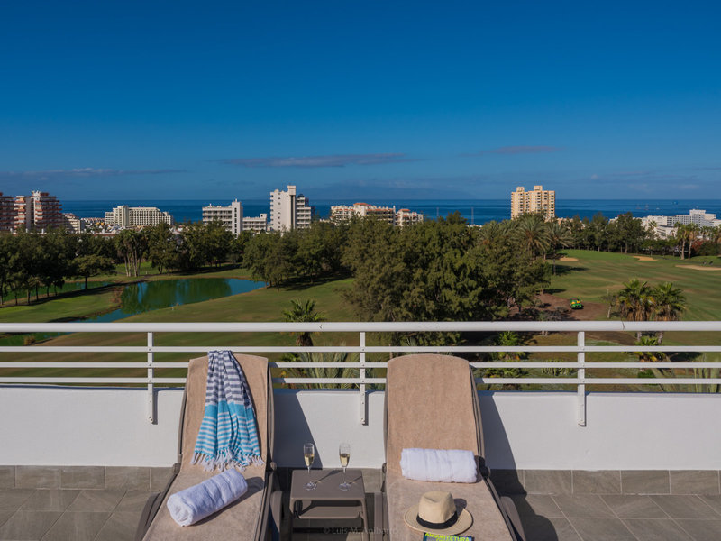 Gara Suites Golf & Suites 47