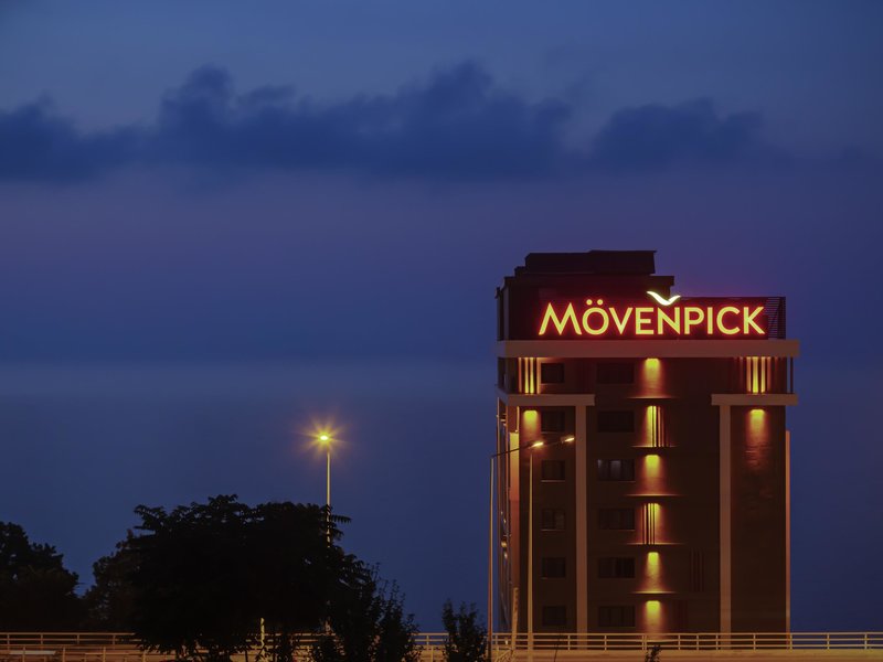 Royal Axis Suites Hotel