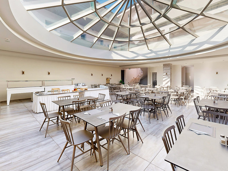 The Dome Luxury Hotel 10