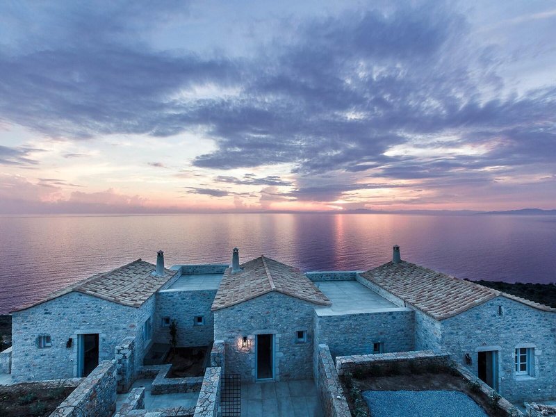 Aria Estate Suites & Spa 7