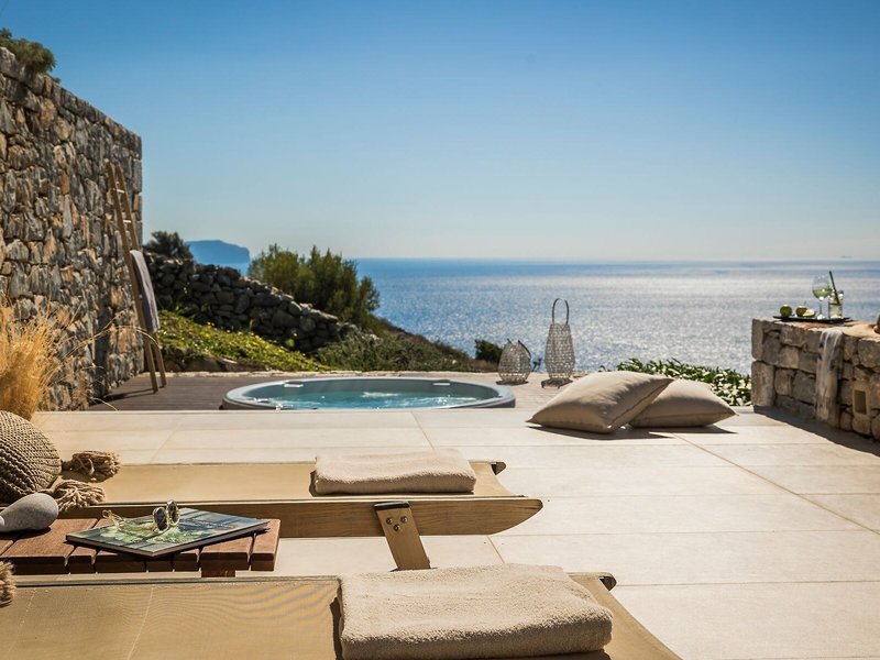Aria Estate Suites & Spa 13