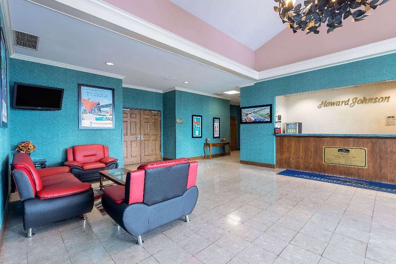 Howard Johnson by Wyndham Salem Hotel & Conference Center