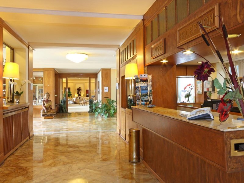 Hotel du Grand Lac Excelsior 8