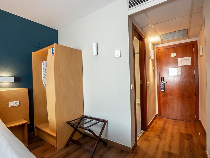 Travelodge Alicante Puerto 32