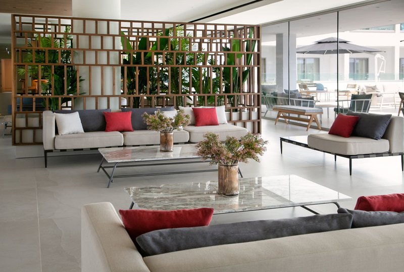 Paramount 8 - Lounge / Lobby