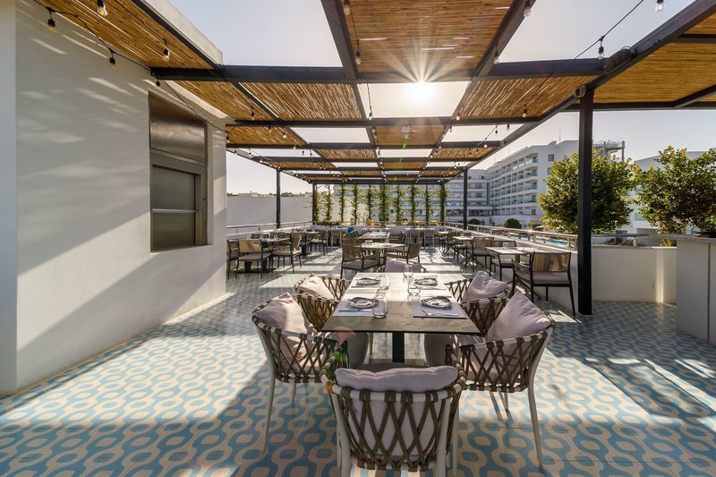 Paramount 11 - Restaurant