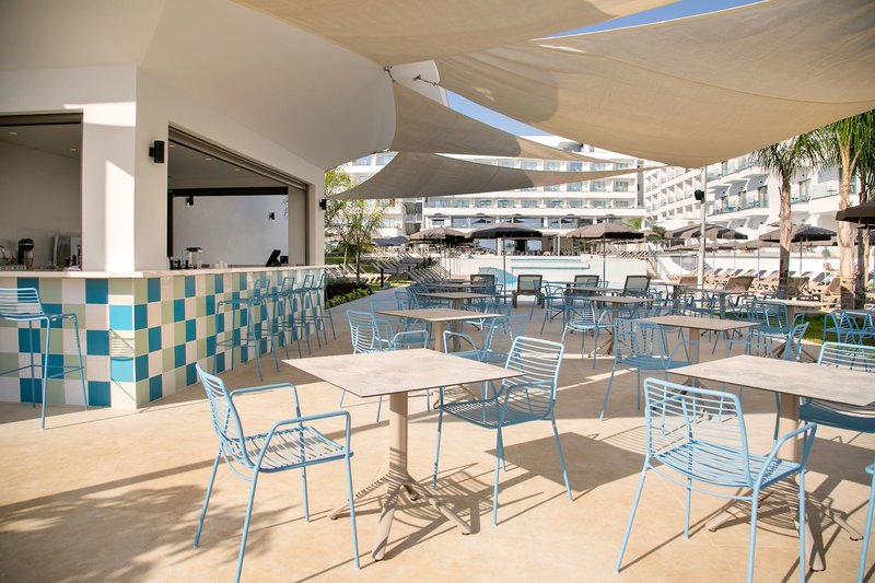 Paramount 16 - Terrace