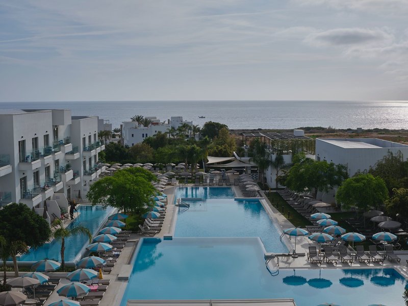 Paramount 17 - Outdoor Pool