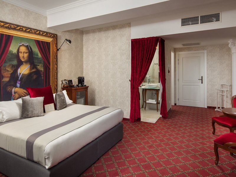 Mystery Hotel Budapest 38
