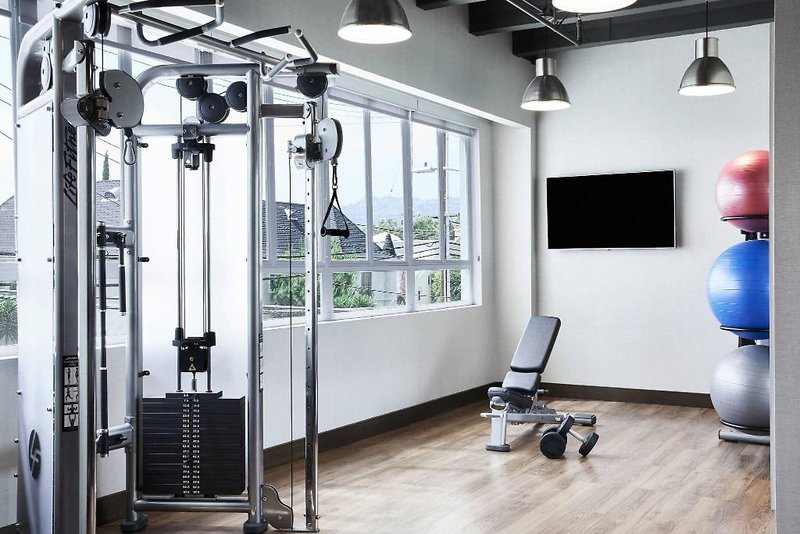 AC Hotel Beverly Hills 4 - Sports and leisure