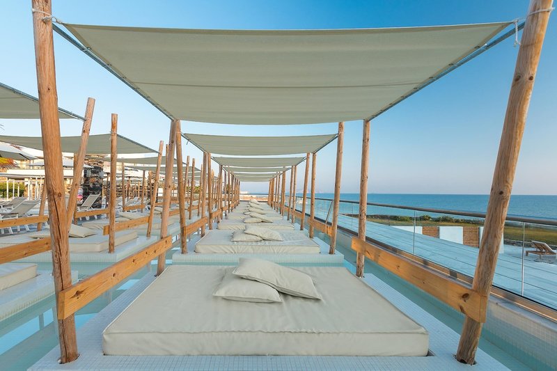 The Island Hotel 11