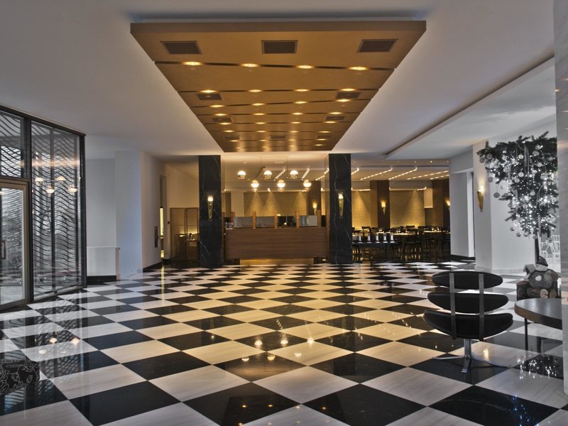 Aquila Atlantis 10