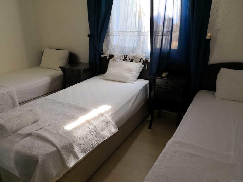 Livan Hotel Deluxe 10