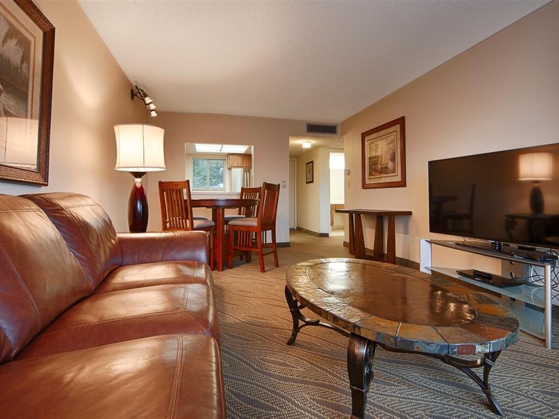 Best Western Naples Inn & Suites 32