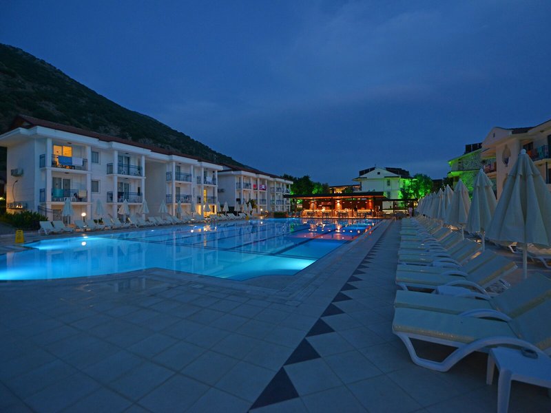 Belcekum Beach Hotel 11