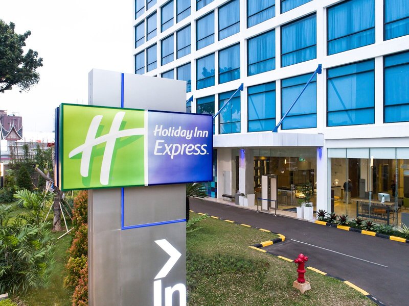 Holiday Inn Express Jakarta Matraman 5