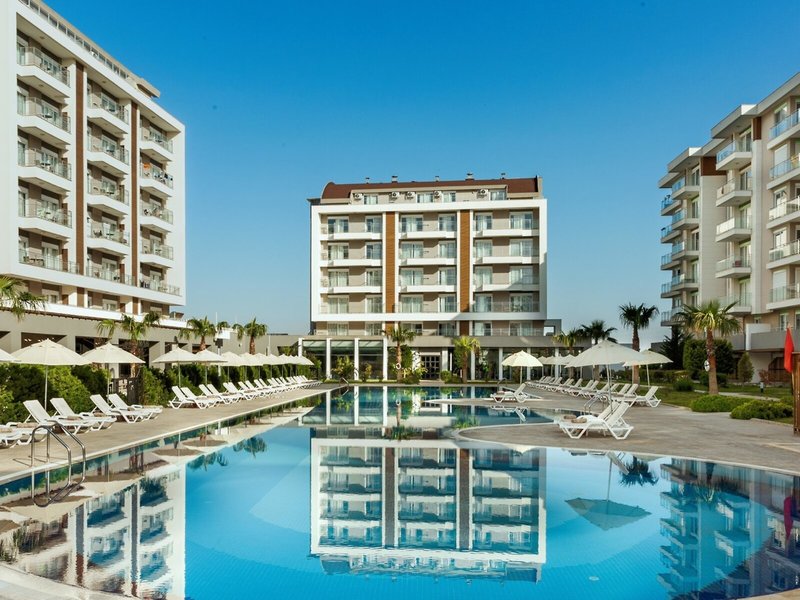 Sherwood Suites Resort 10