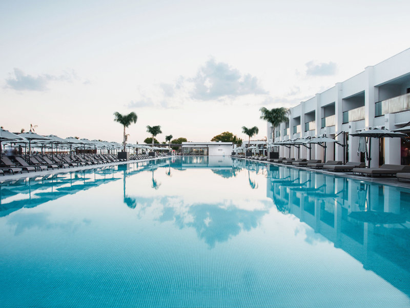 Paloma Finesse 11 - Outdoor Pool