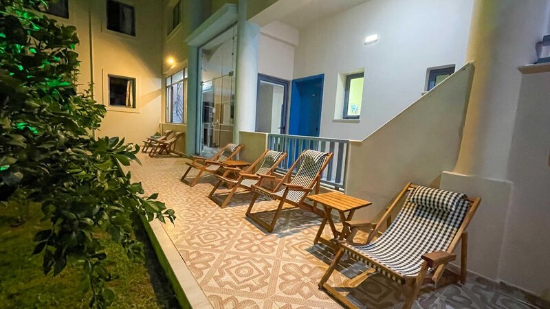 Blue Sky Hotel Apts 6