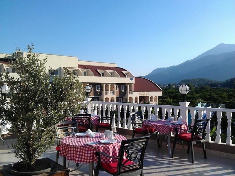 Viking Garden Hotel & Spa 8