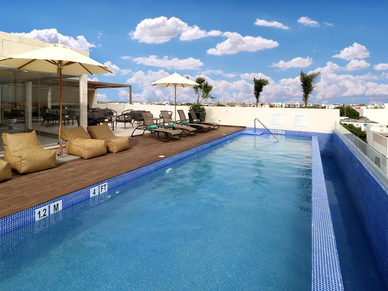 Holiday Inn Express & Suites Playa Del Carmen 6