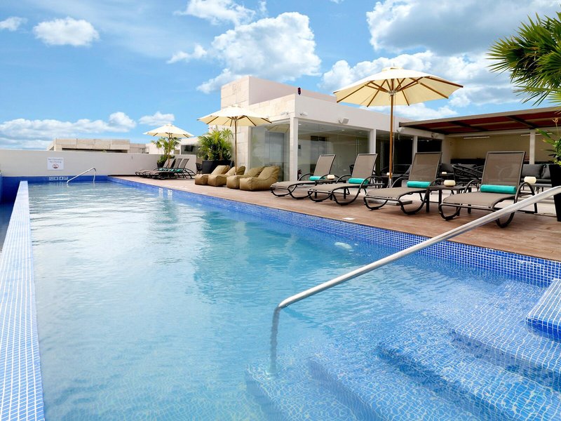 Holiday Inn Express & Suites Playa Del Carmen 8