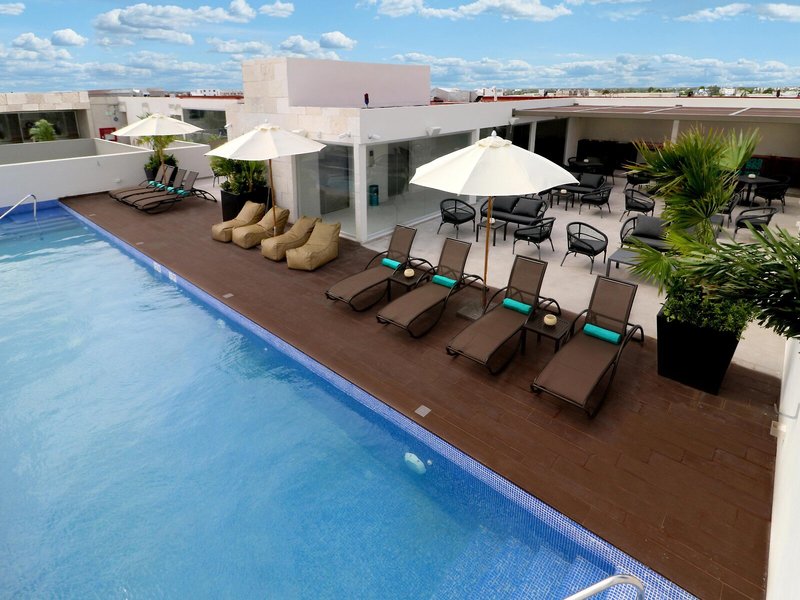 Holiday Inn Express & Suites Playa Del Carmen 11