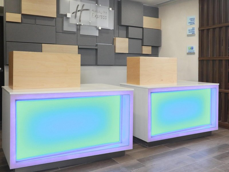 Holiday Inn Express & Suites Playa Del Carmen 15
