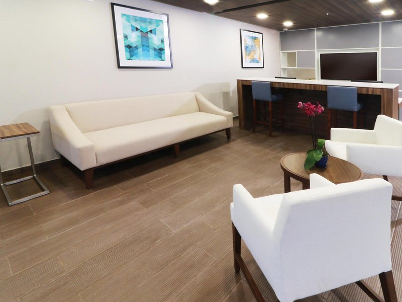 Holiday Inn Express & Suites Playa Del Carmen 16