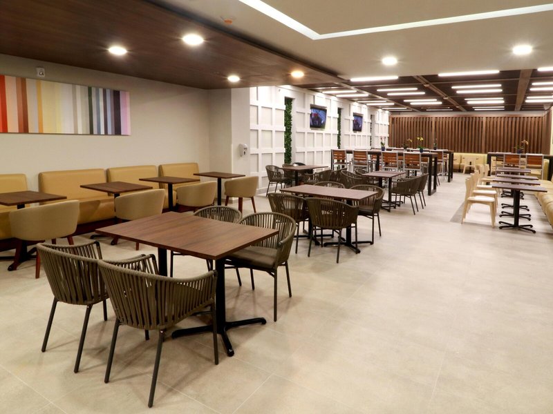 Holiday Inn Express & Suites Playa Del Carmen 24