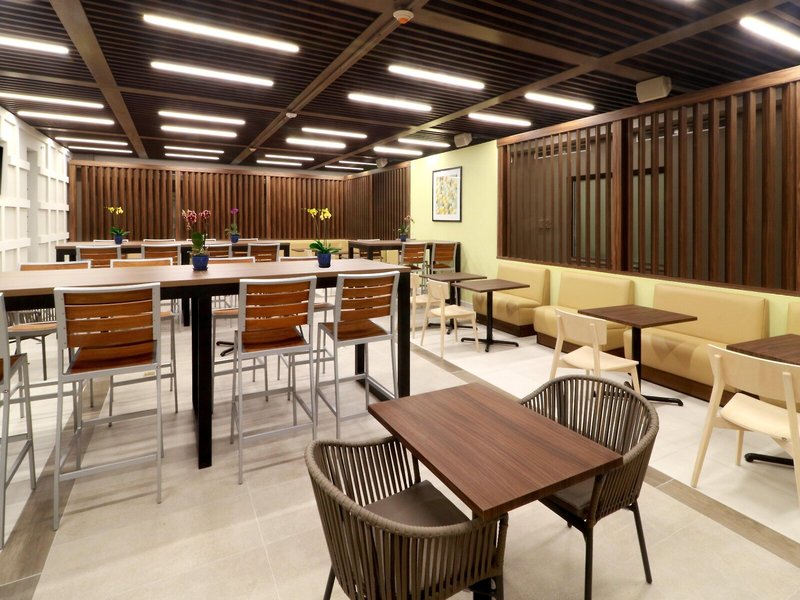 Holiday Inn Express & Suites Playa Del Carmen 25