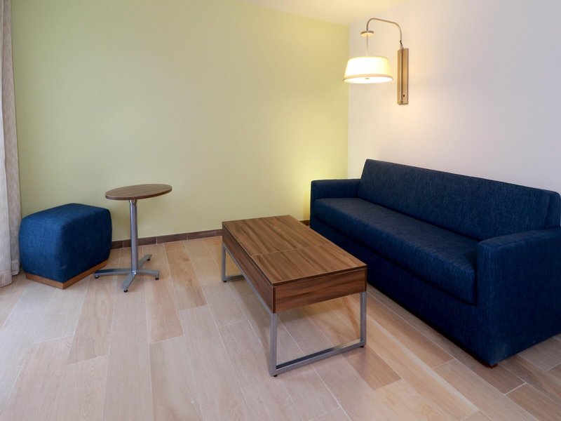 Holiday Inn Express & Suites Playa Del Carmen 38