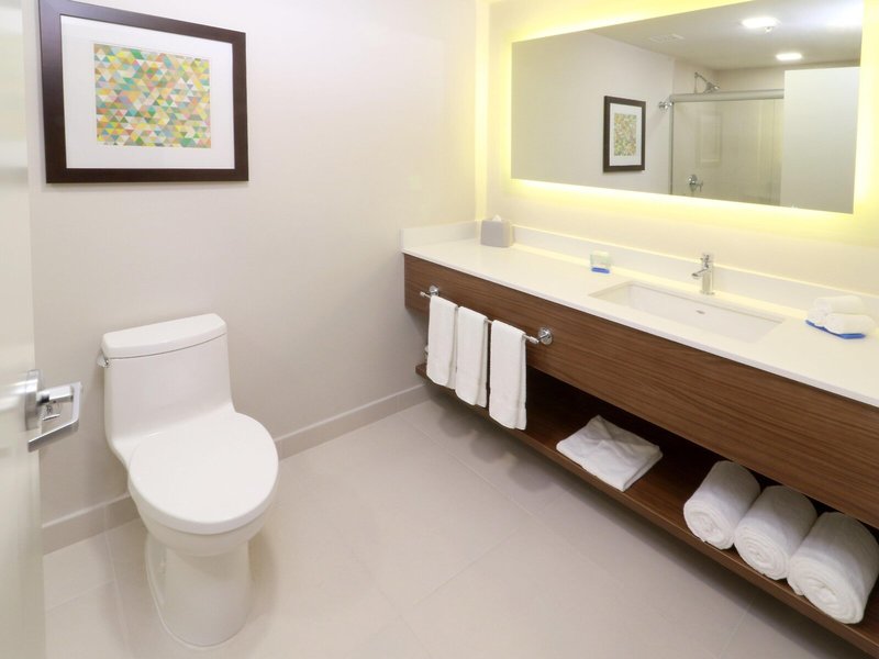 Holiday Inn Express & Suites Playa Del Carmen 40