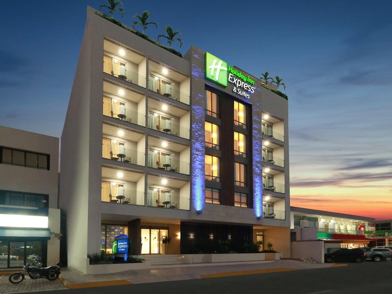 Holiday Inn Express & Suites Playa Del Carmen 2