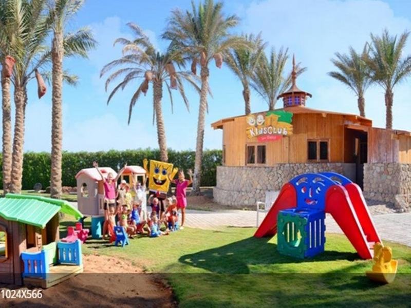 Charmillion Gardens Aqua Park 2