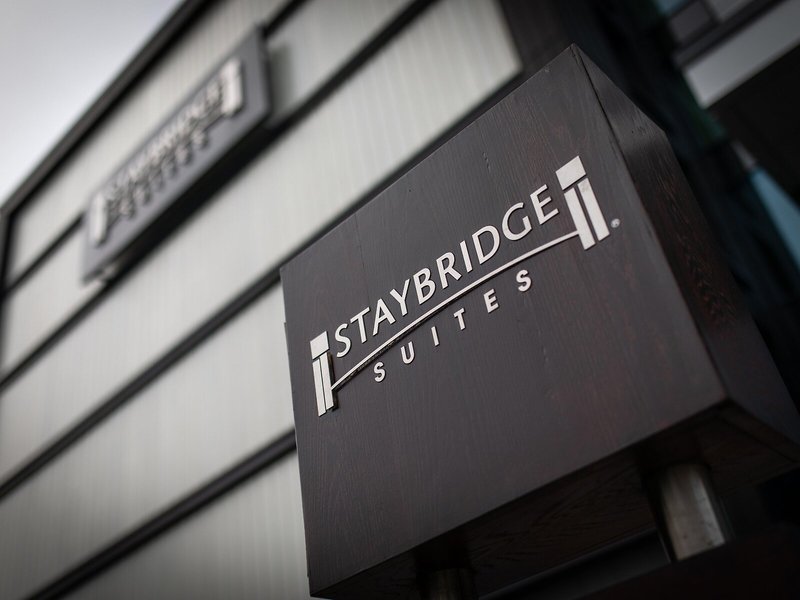 Staybridge Suites London - Heathrow Bath Road 4