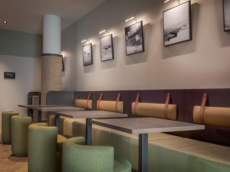 Staybridge Suites London - Heathrow Bath Road 8